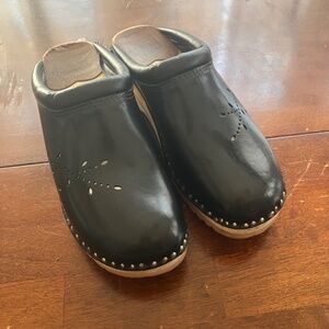 Troentorp O'Keefe Black Clogs Womens Sz 39